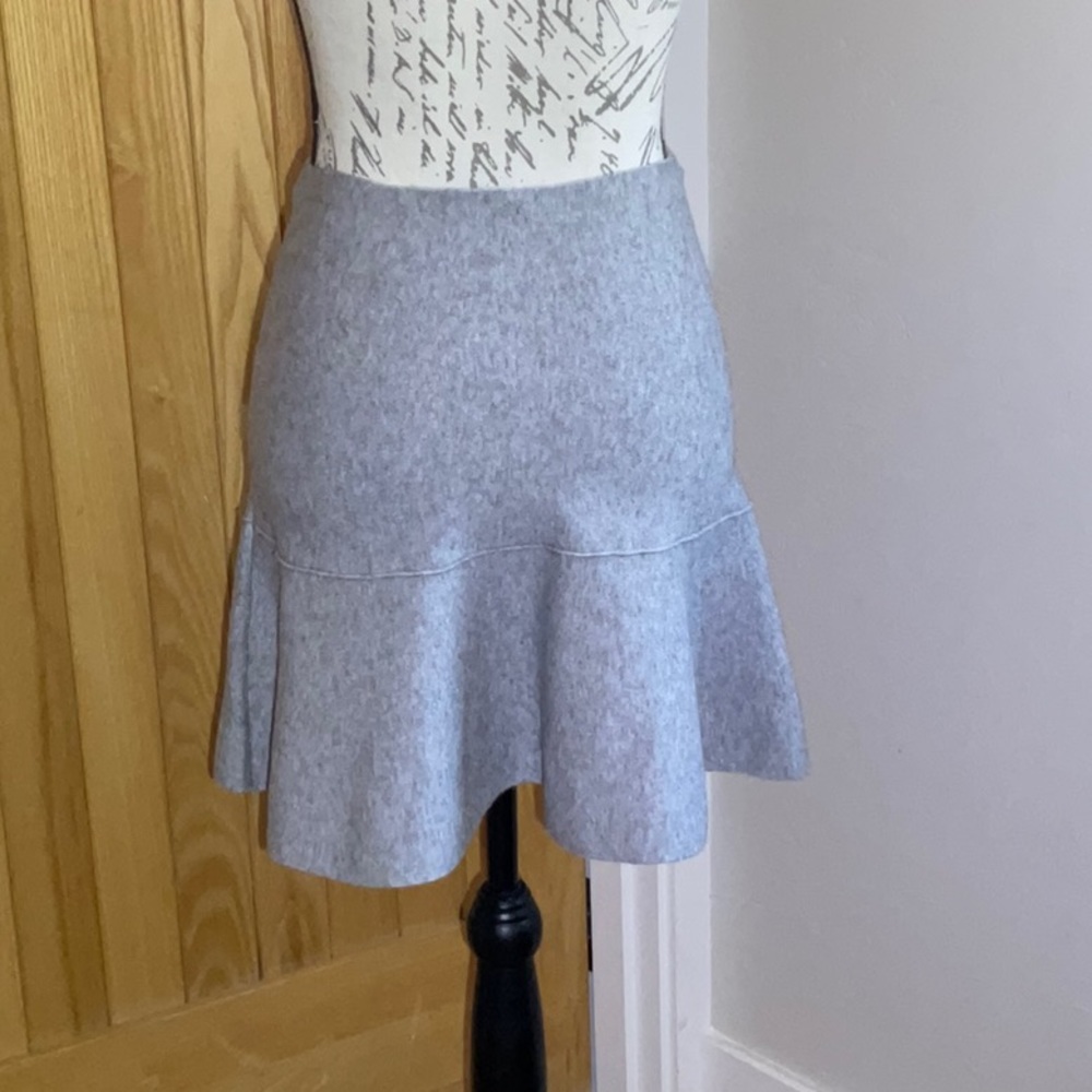 Zara Knit, grey mini skirt. Simple, cute & comfortable. Size S.
